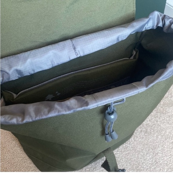 Backpack - Picture 4 of 6